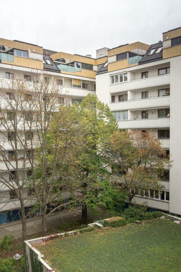 Spacious With Balcony Apartamento Viena Exterior foto