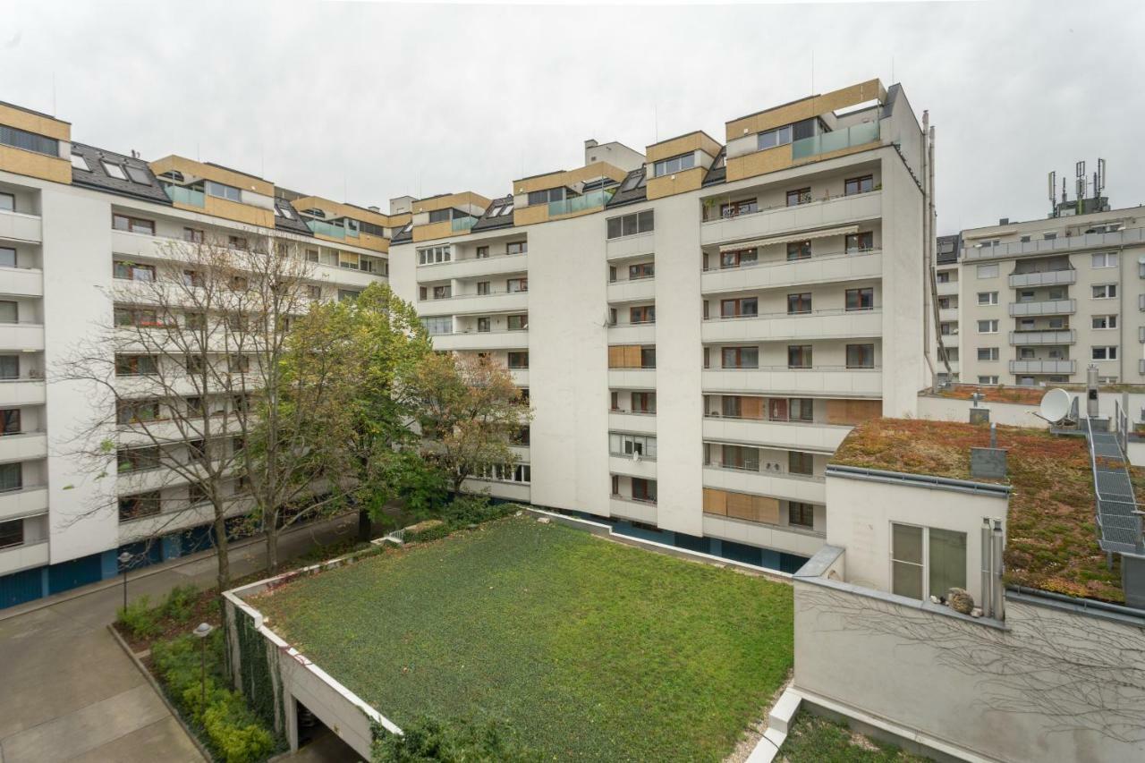 Spacious With Balcony Apartamento Viena Exterior foto